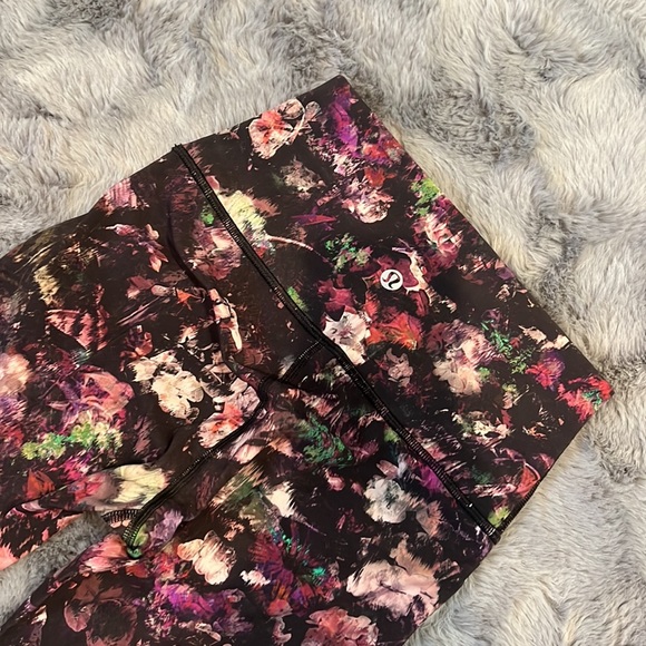 LULULEMON - Picture 2 of 8